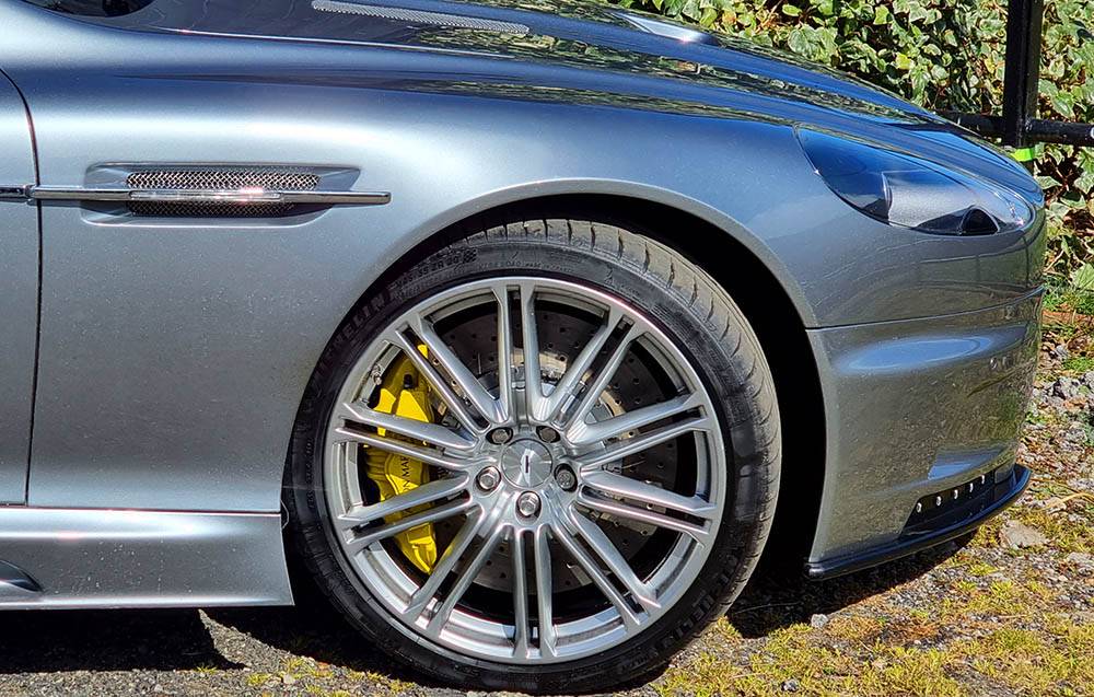 DB9 upgraded front brakes